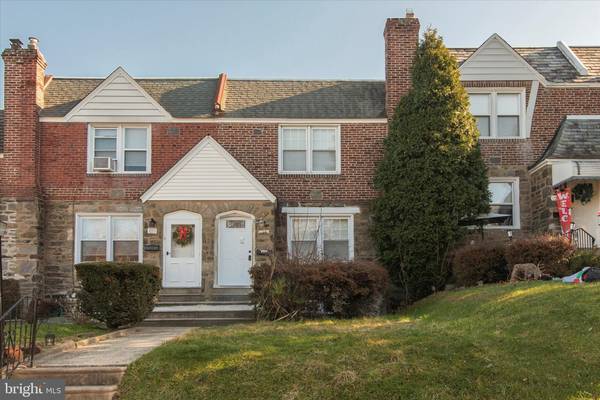 215 N CEDAR LN, Upper Darby, PA 19082