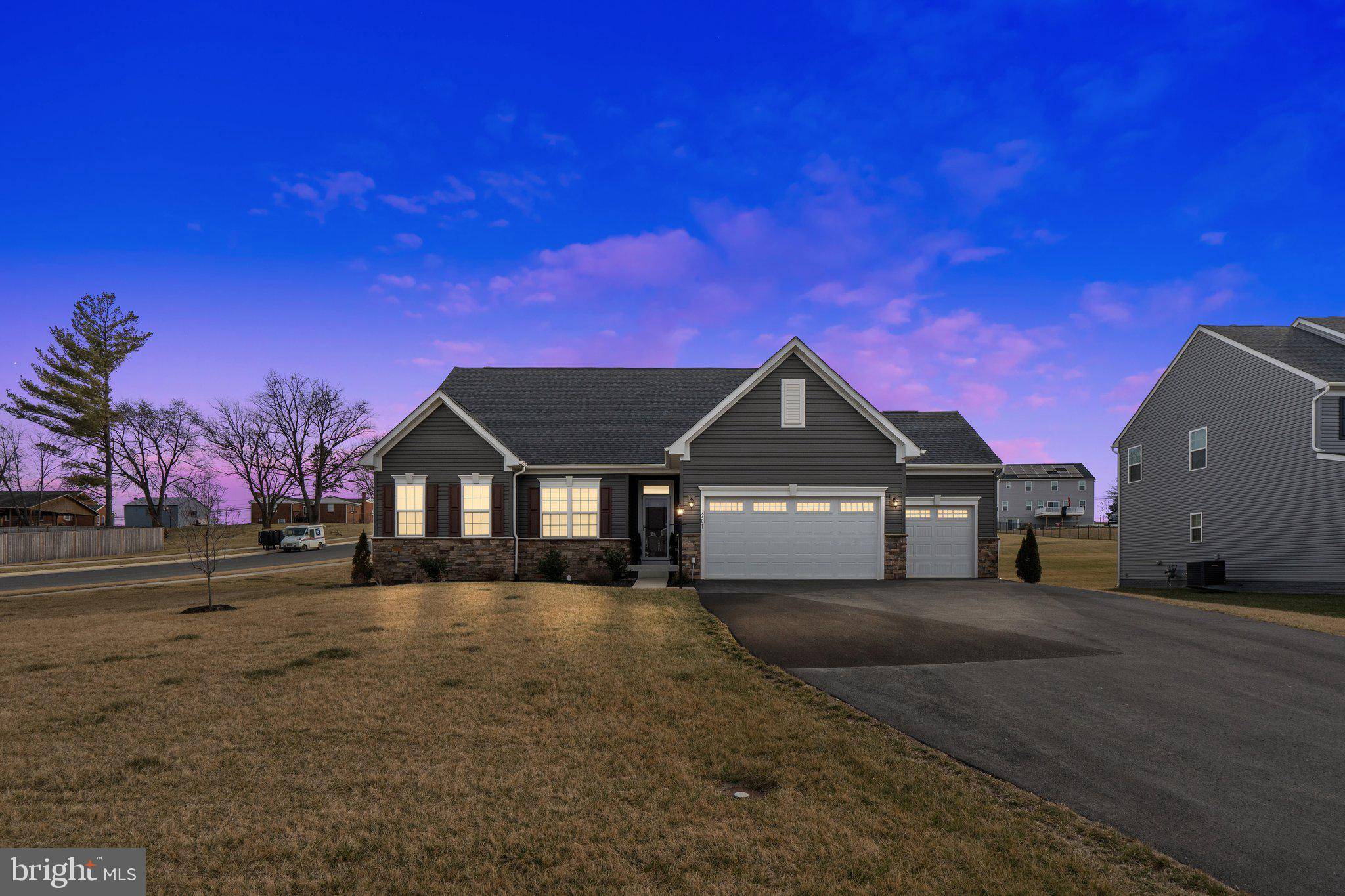 201 DECATUR CIR, Stephens City, VA 22655