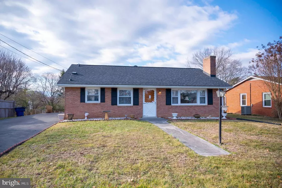 826 W 15TH ST, Front Royal, VA 22630