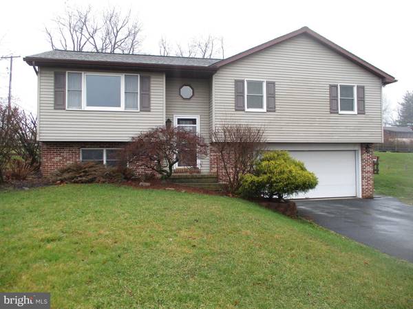 201 W WALNUT TREE DR, Blandon, PA 19510