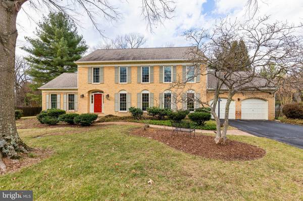 8468 CLOVER LEAF DR, Mclean, VA 22102