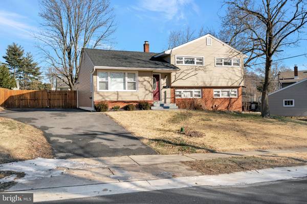 4 BURNS RD, Claymont, DE 19703