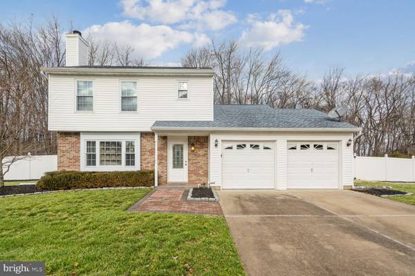 8 ORANGEWOOD LN, Burlington, NJ 08016