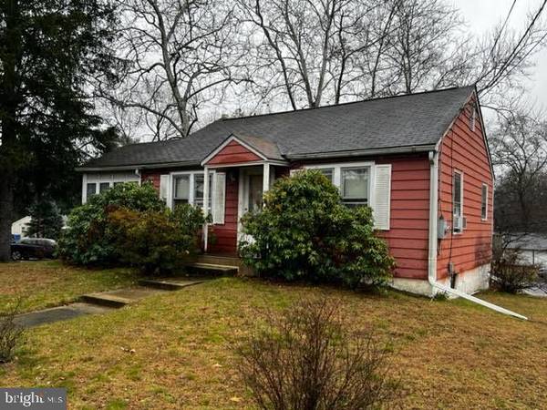 2 WOODVIEW RD, Delran, NJ 08075