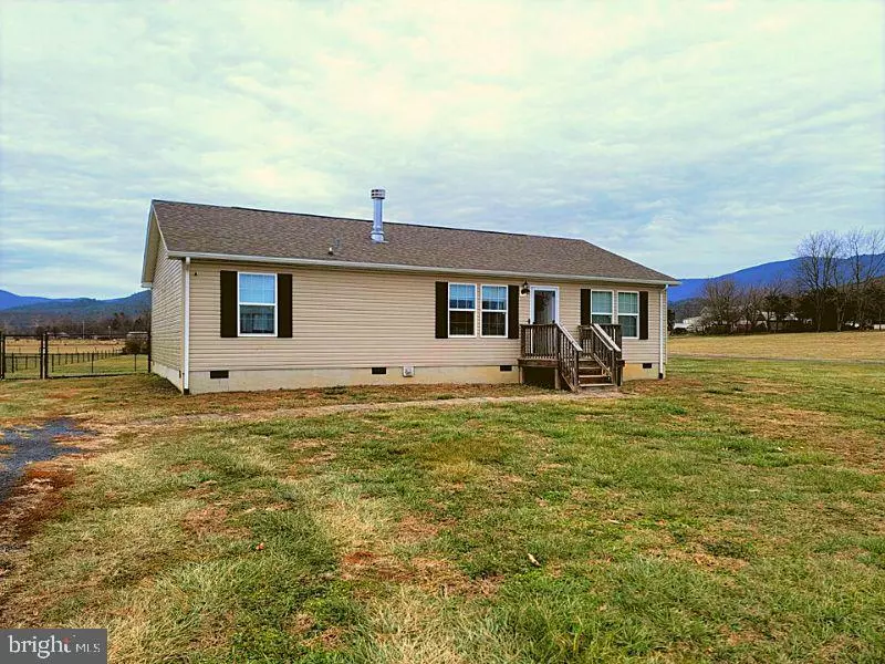 921 FAIRVIEW RD, Luray, VA 22835