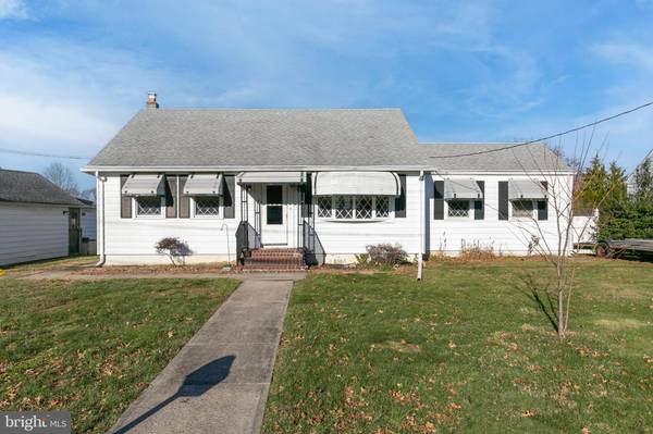 5 ELM AVE, Bordentown, NJ 08505