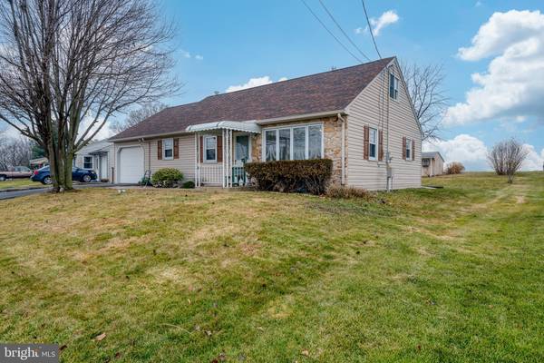 New Holland, PA 17557,821 WALNUT ST