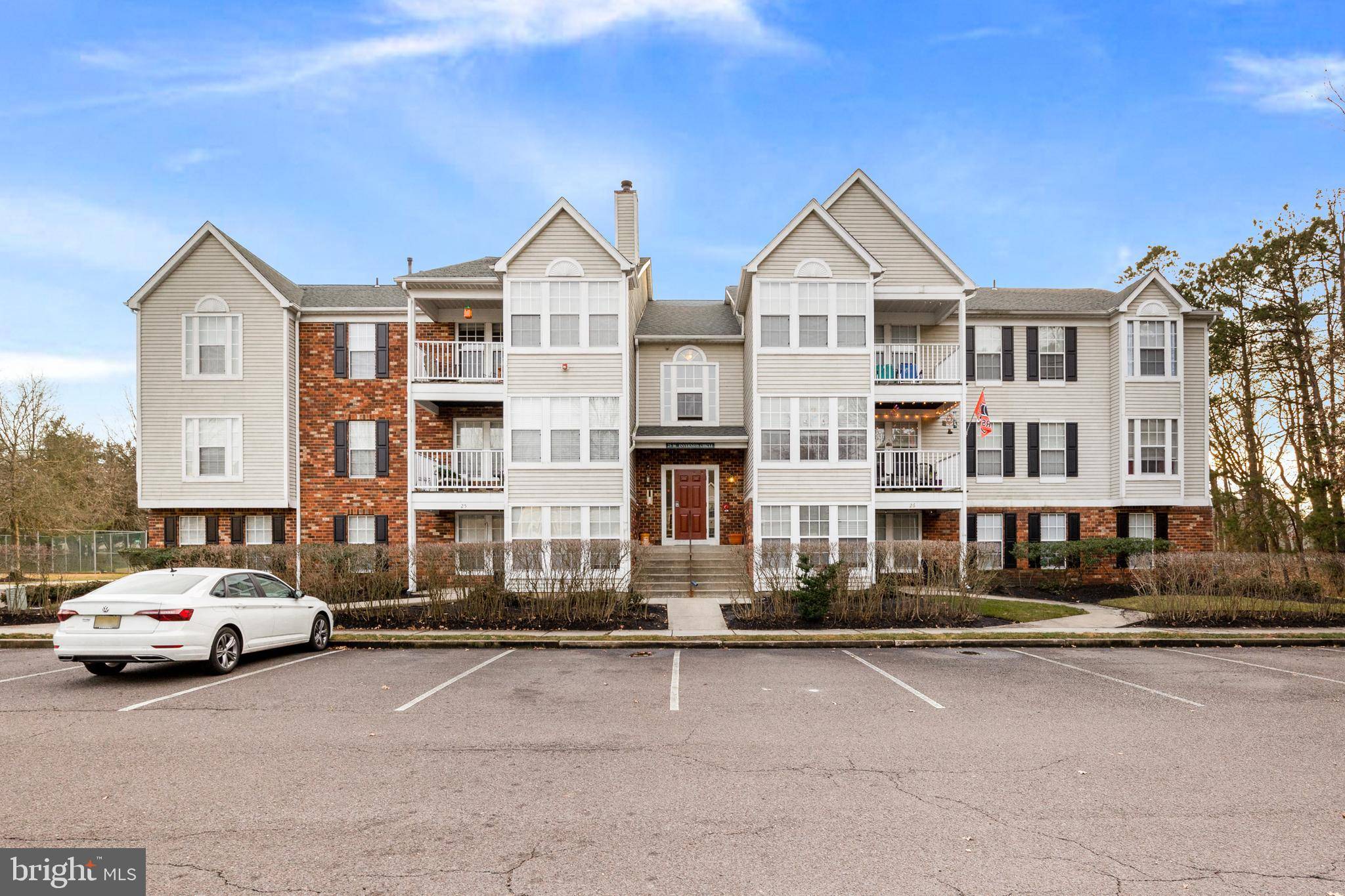 35 INVERNESS CIR, Marlton, NJ 08053