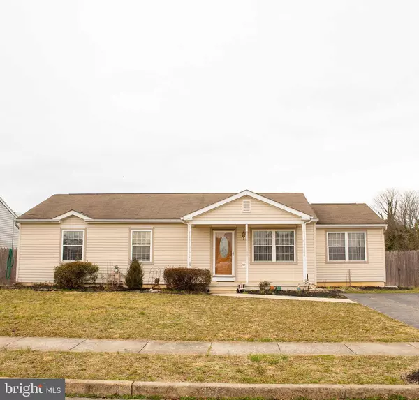 1040 RAINFOREST DR, Vineland, NJ 08360