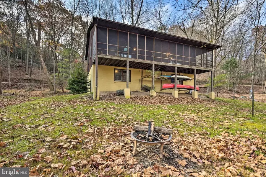 148 AMBERWOOD LN, Great Cacapon, WV 25422