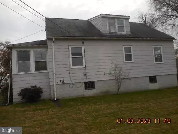 Holmes, PA 19043,215 AMOSLAND RD