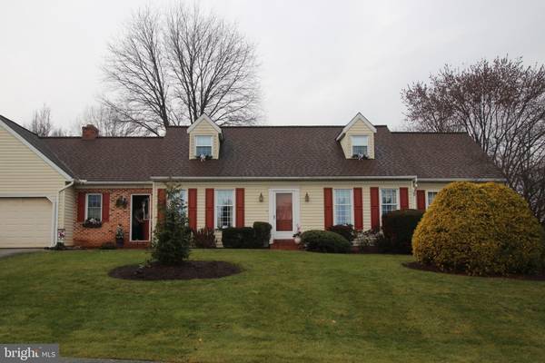 100 CINDY LN, Lancaster, PA 17602