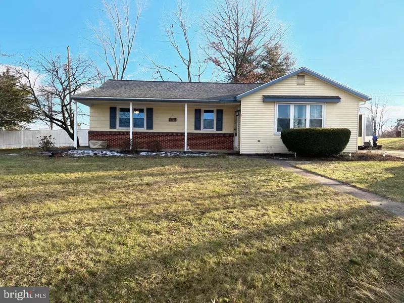 5 PARK CIR, Newville, PA 17241