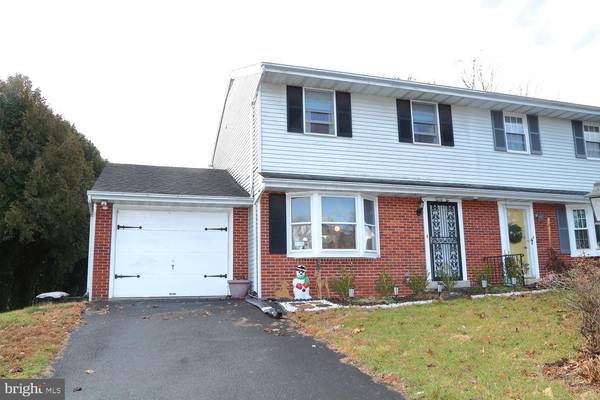 32 TURNBRIDGE DR, Lancaster, PA 17603