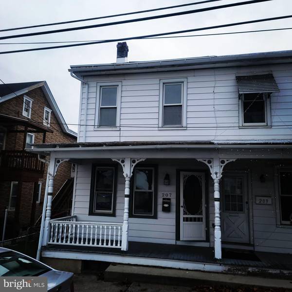 207 N WAYNE ST, Orwigsburg, PA 17961