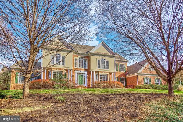 2805 MARSHALL LAKE DR, Oakton, VA 22124