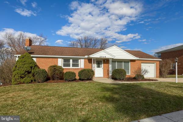 2515 EASTWOOD DR, York, PA 17402