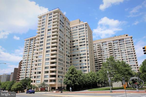 5500 FRIENDSHIP BLVD #824N, Chevy Chase, MD 20815