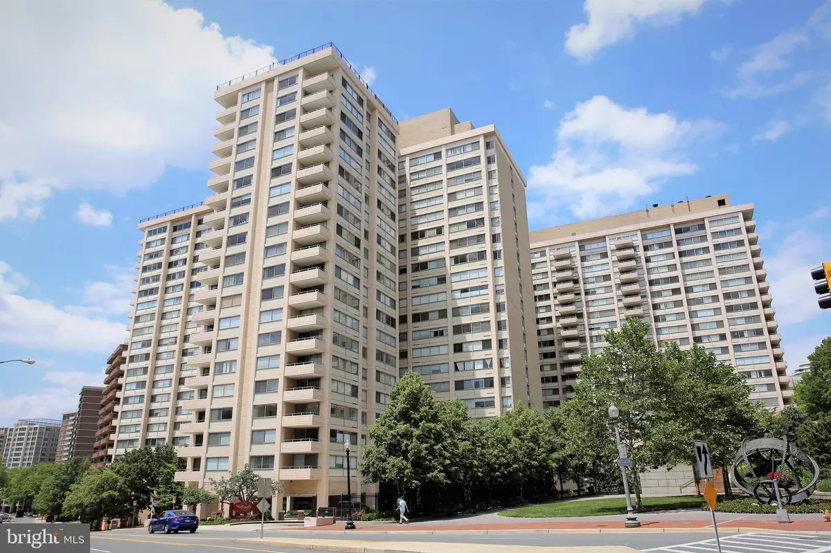 Chevy Chase, MD 20815,5500 FRIENDSHIP BLVD #824N