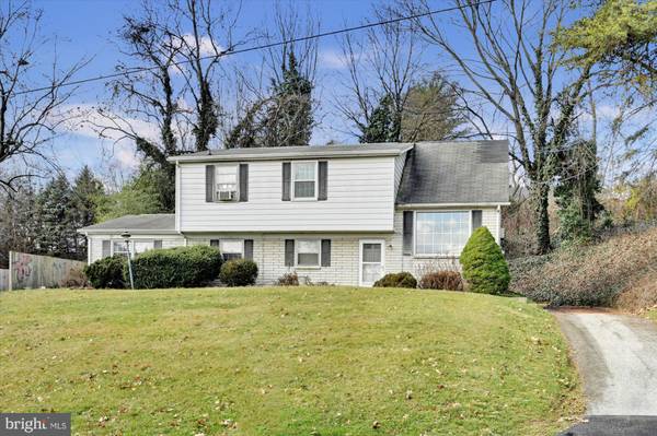 1578 BONBAR RD, York, PA 17403