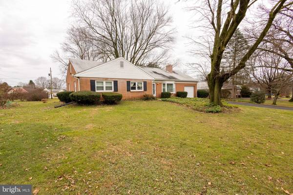 830 ROBIN RD, Lancaster, PA 17601