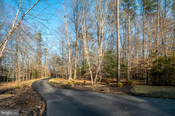 Accokeek, MD 20607,16301 ACCOLAWN RD