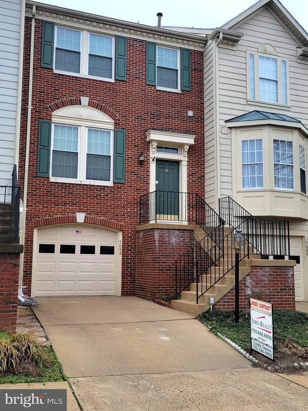 7042 GATTON SQ, Alexandria, VA 22315