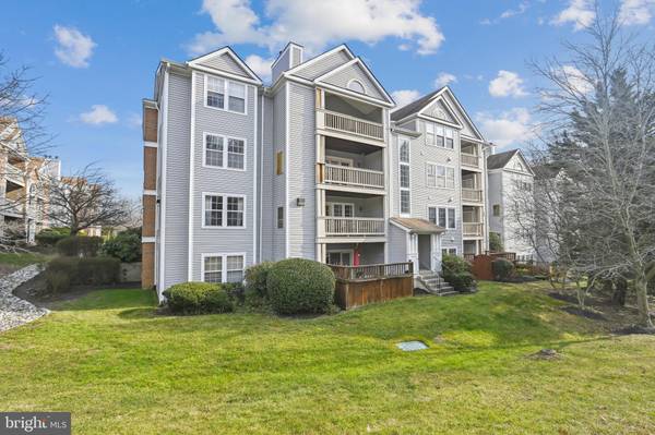 7512 ASHBY LN #J, Alexandria, VA 22315