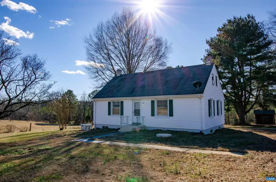 208 HIDDEN SPRINGS RD, New Canton, VA 23123