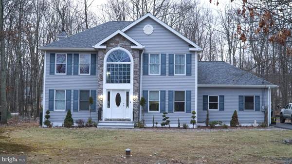 807 KNOLL DR, East Stroudsburg, PA 18302