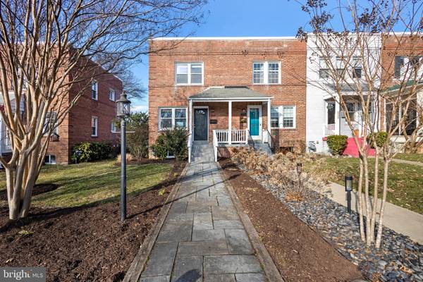 544 E NELSON AVE, Alexandria, VA 22301