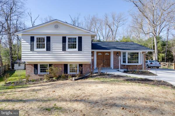 Annandale, VA 22003,8502 CANTERBURY DR