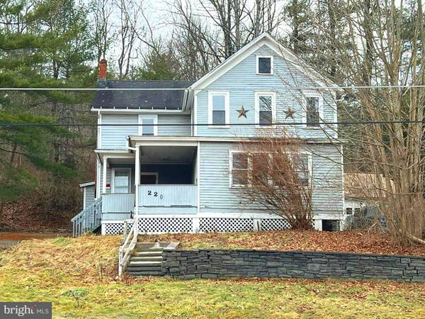 220 BELLEMONTE AVE, Hawley, PA 18428