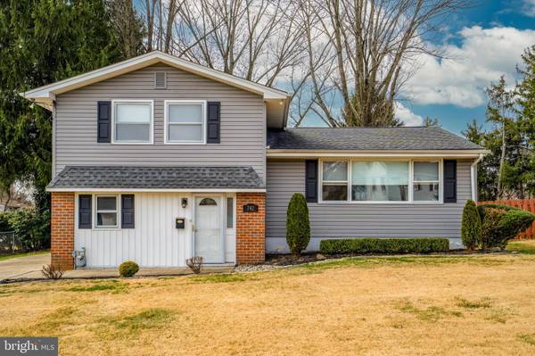 742 CHERYL DR, Warminster, PA 18974