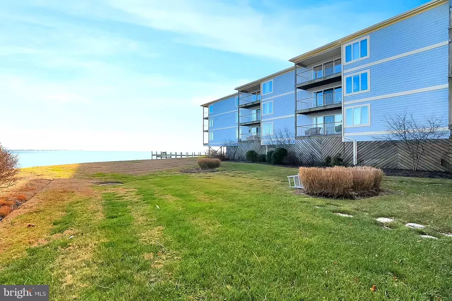 17 LINCOLN AVE. #204, Colonial Beach, VA 22443