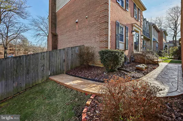 Vienna, VA 22180,507 COUNCIL CT NE