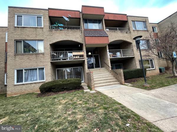 432 GIRARD ST #212, Gaithersburg, MD 20877