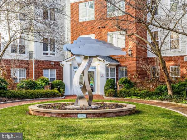 801 S GREENBRIER ST #214, Arlington, VA 22204