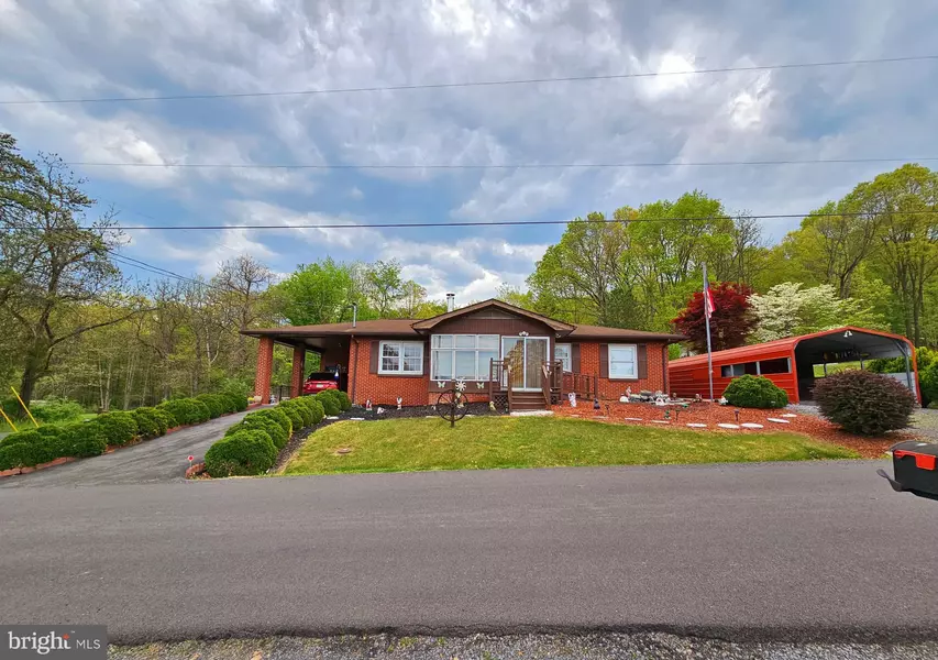 135 SOUTHERLY DR, Moorefield, WV 26836