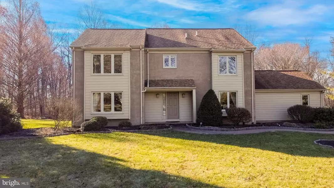 13 GLEN MEADOW DR, Glen Mills, PA 19342