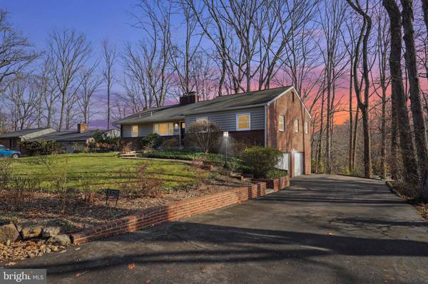 3325 GRASS HILL TER, Falls Church, VA 22044