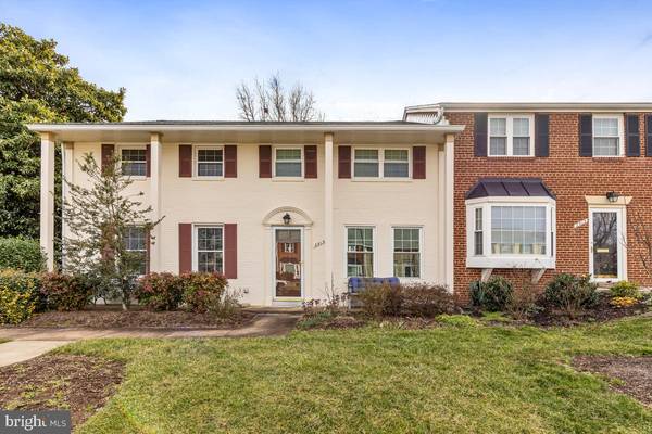 2515 N DEARING ST, Alexandria, VA 22302