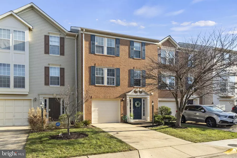 7480 GADSBY SQ, Alexandria, VA 22315