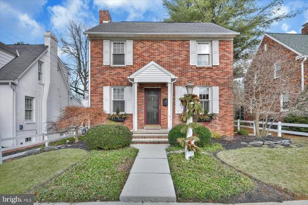 208 FLEMING AVE, Hanover, PA 17331