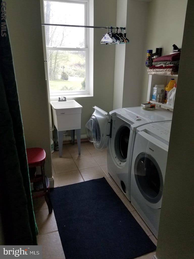 Lemont, PA 16851,321 MT NITTANY RD
