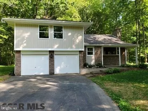 455 CRICKLEWOOD DR, State College, PA 16803