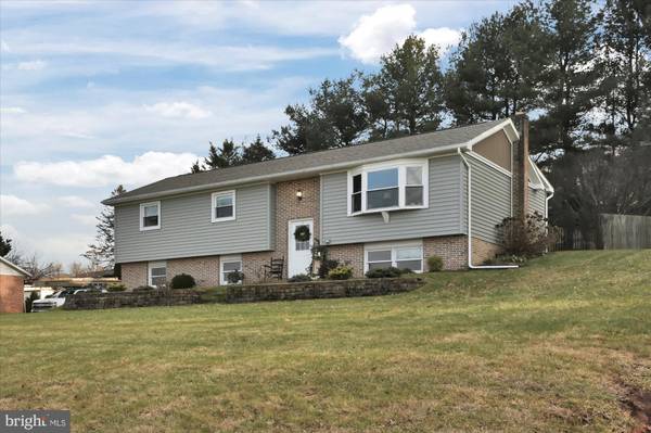 Ephrata, PA 17522,151 VALLEY VIEW DR