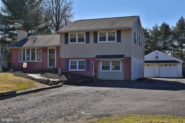 886 ALMSHOUSE RD, Ivyland, PA 18974