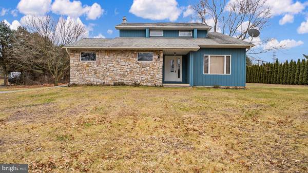 4023 WOOD DR, Walnutport, PA 18088