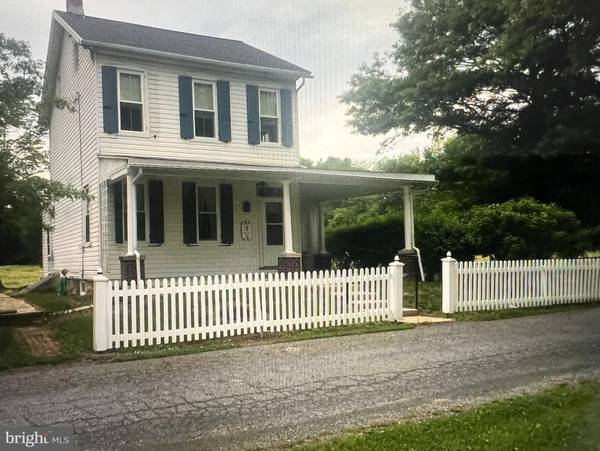 19 WALNUT ST, Shoemakersville, PA 19555